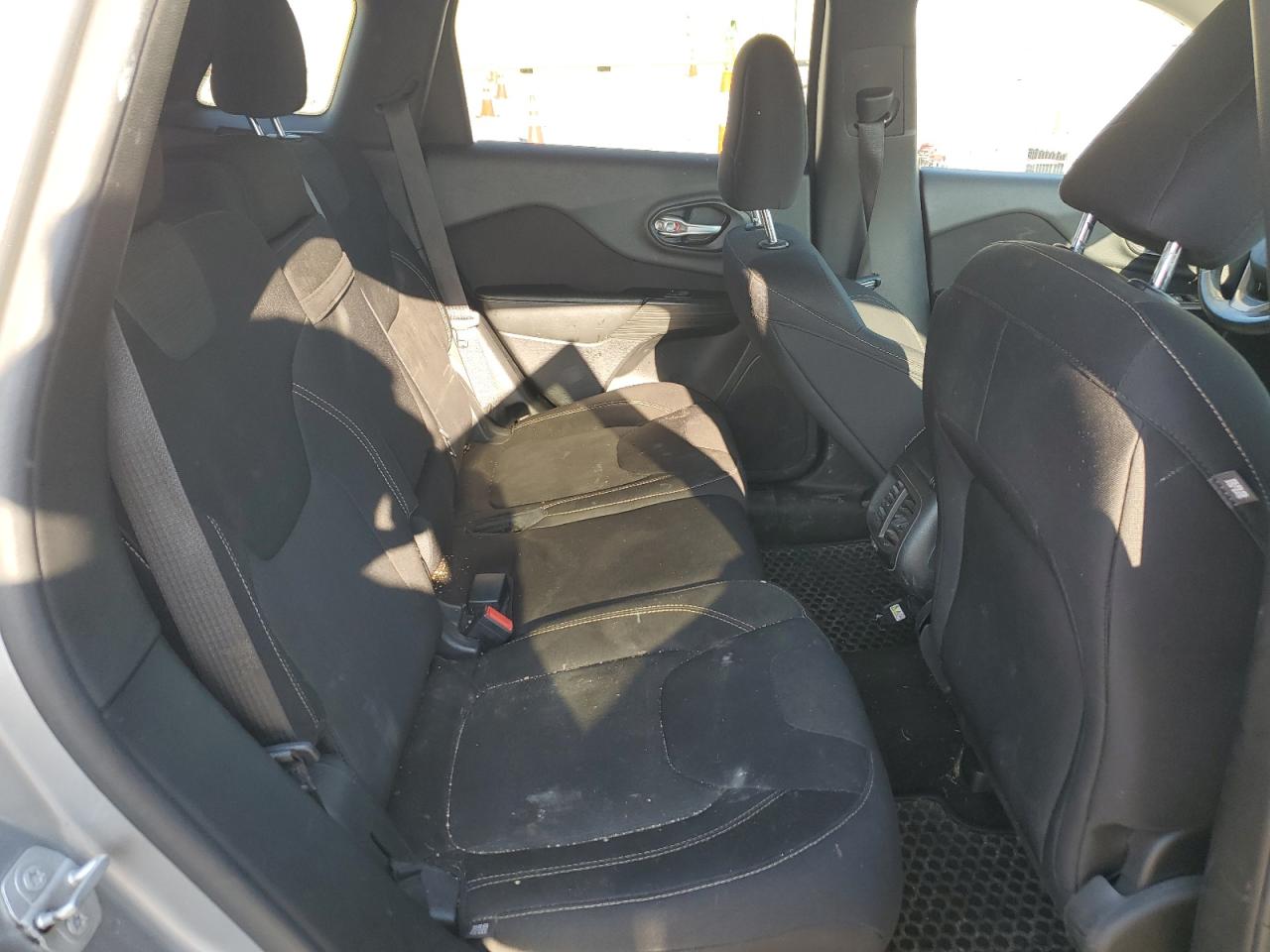 1C4PJLCB7FW721707 2015 Jeep Cherokee Latitude