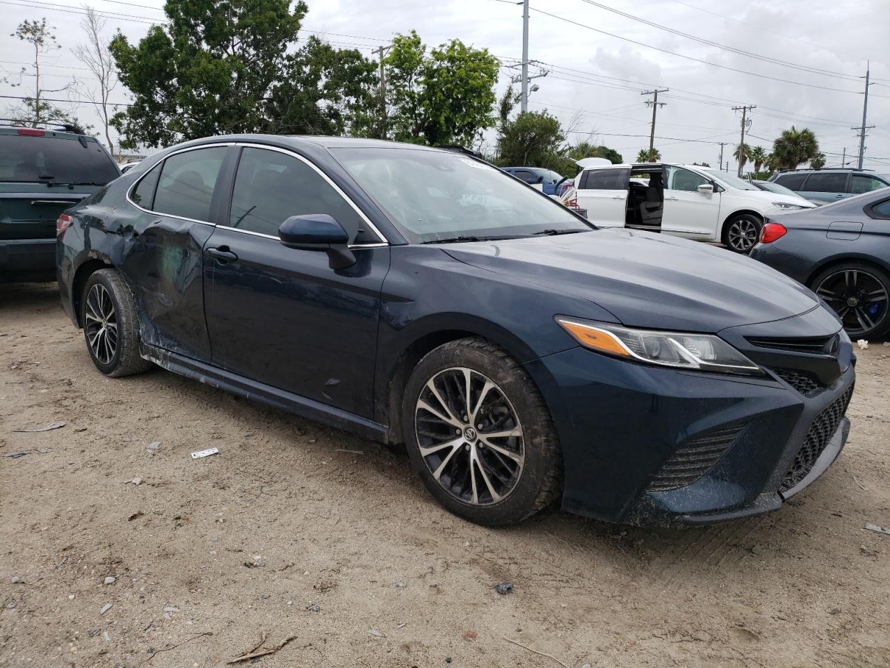 4T1B11HK3KU294275 2019 Toyota Camry L