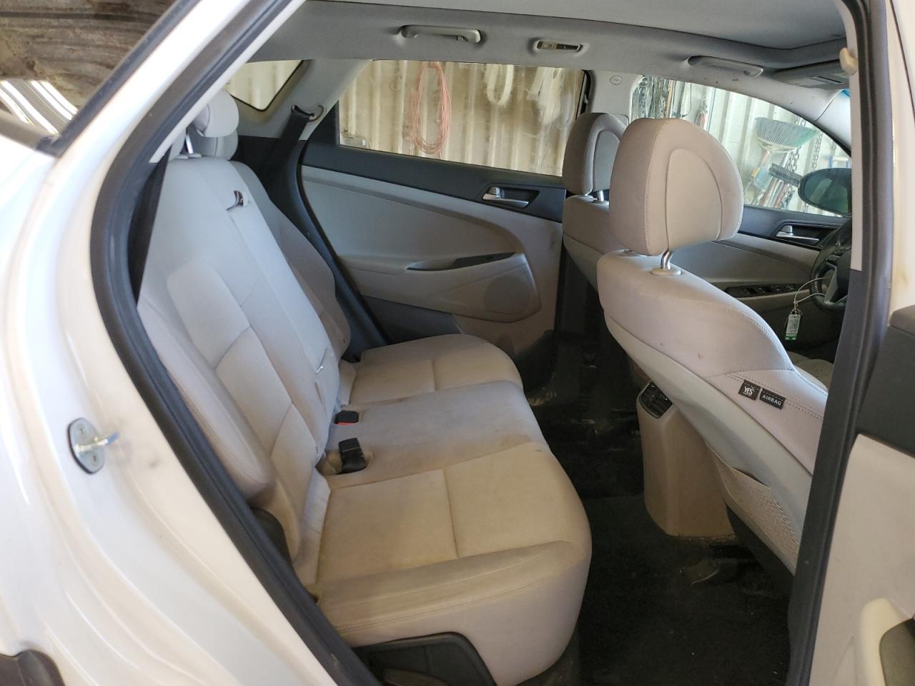 KM8J33A21JU694930 2018 Hyundai Tucson Value