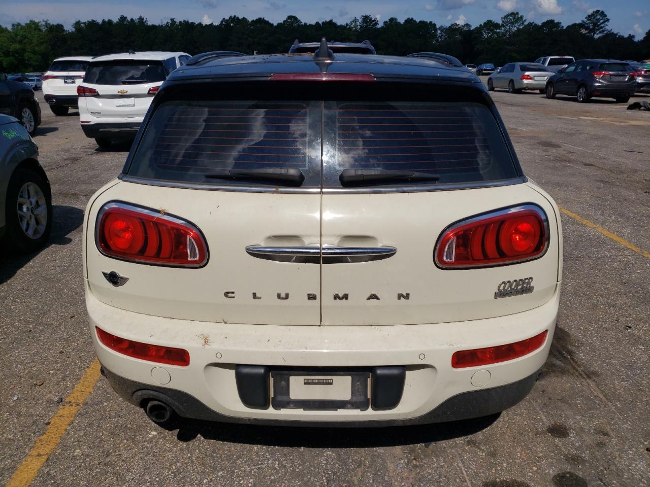 WMWLN5C52J2E34073 2018 Mini Cooper Clubman