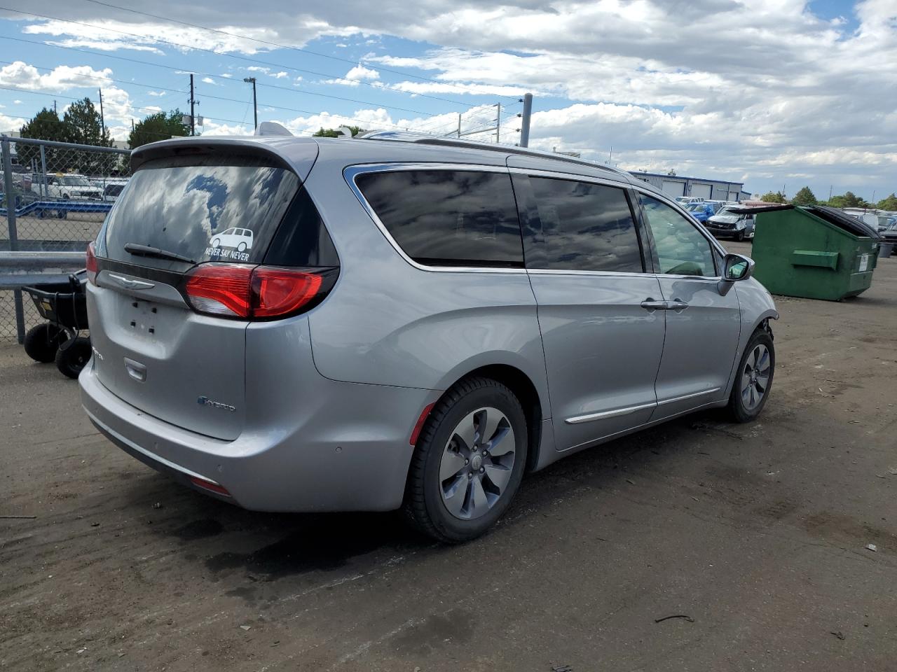 Lot #2716063390 2018 CHRYSLER PACIFICA H