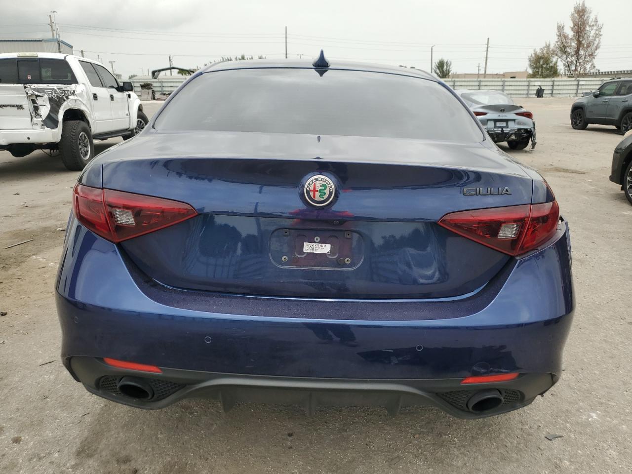 ZARFAMAN5K7616012 2019 Alfa Romeo Giulia
