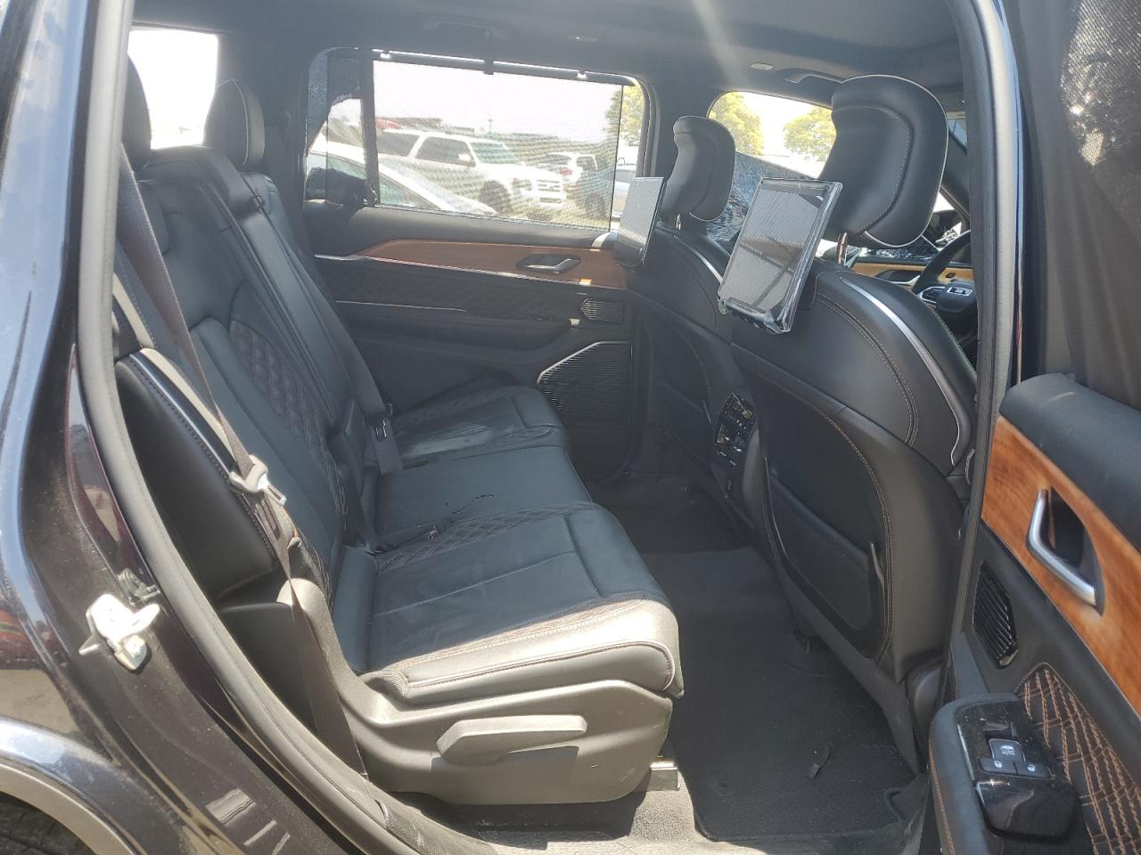 1C4RJKET6P8869068 2023 Jeep Grand Cherokee L Summit