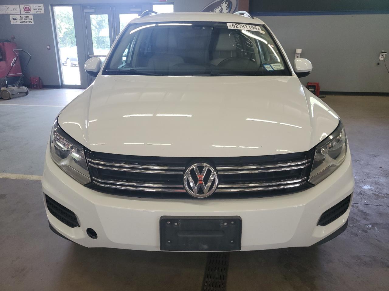 2017 Volkswagen Tiguan S vin: WVGBV7AX1HK005931