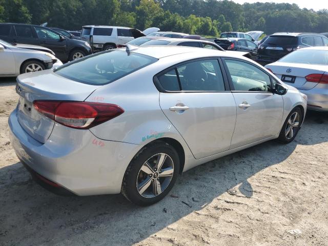 VIN 3KPFL4A72JE210998 2018 KIA Forte, LX no.3