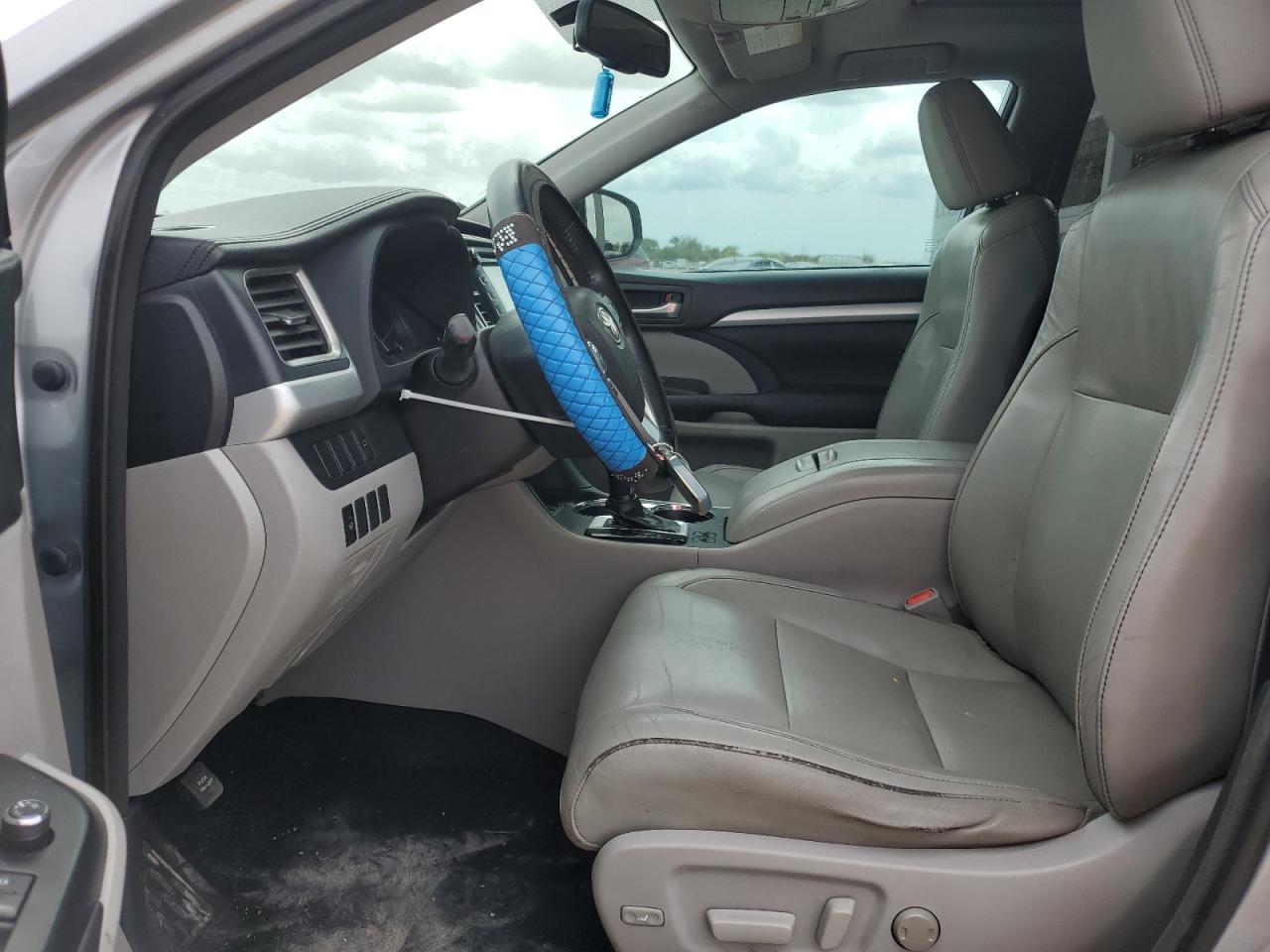 5TDKKRFH4FS105618 2015 Toyota Highlander Xle