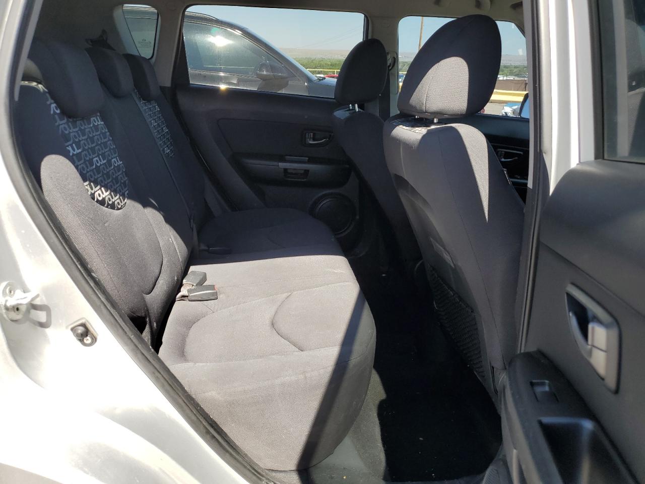 KNDJT2A2XA7701662 2010 Kia Soul +