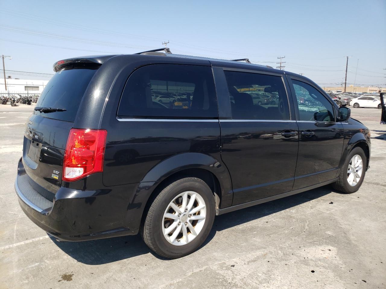 2C4RDGCGXJR328403 2018 Dodge Grand Caravan Sxt