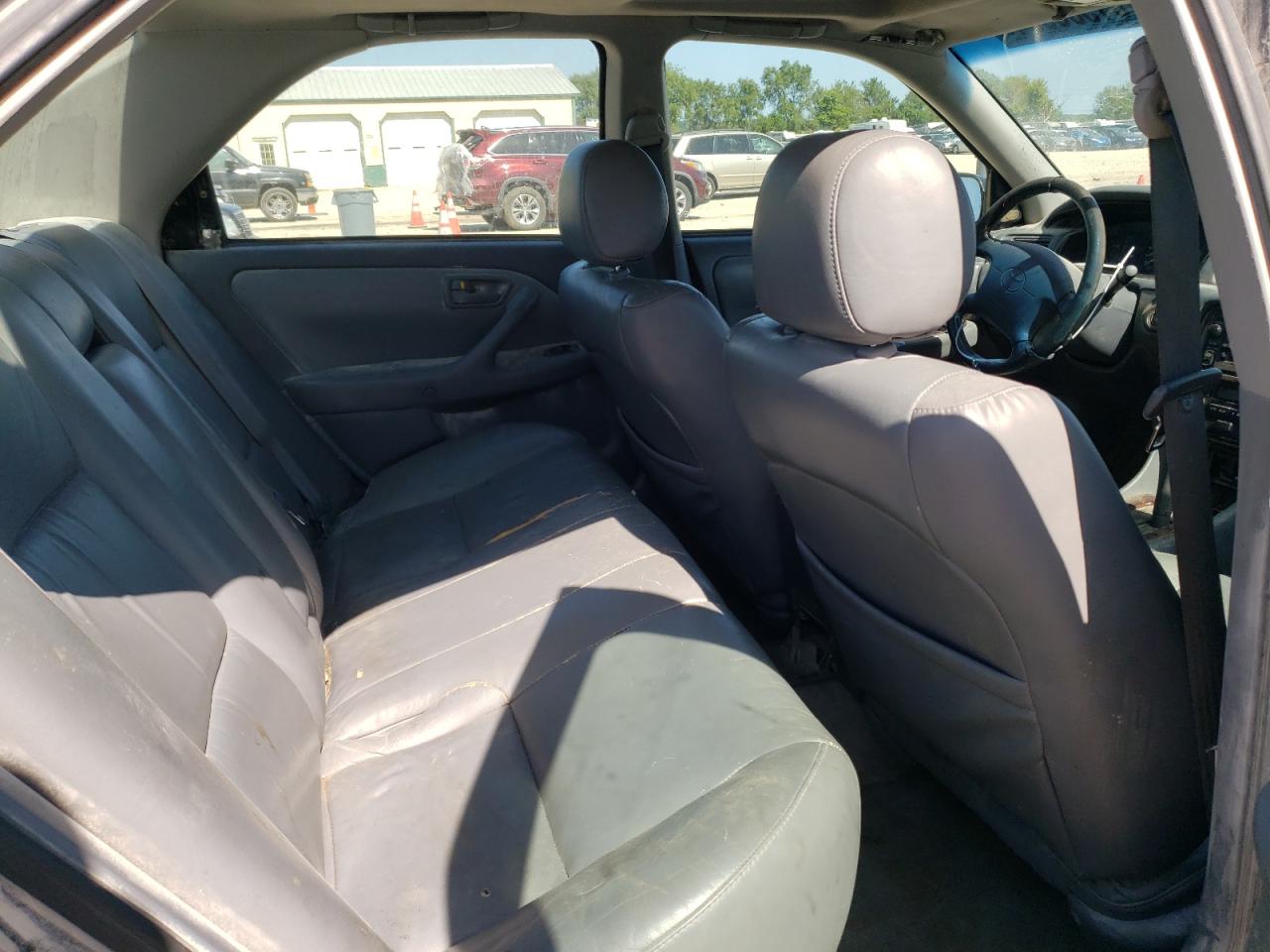 4T1BF28K2YU940549 2000 Toyota Camry Le