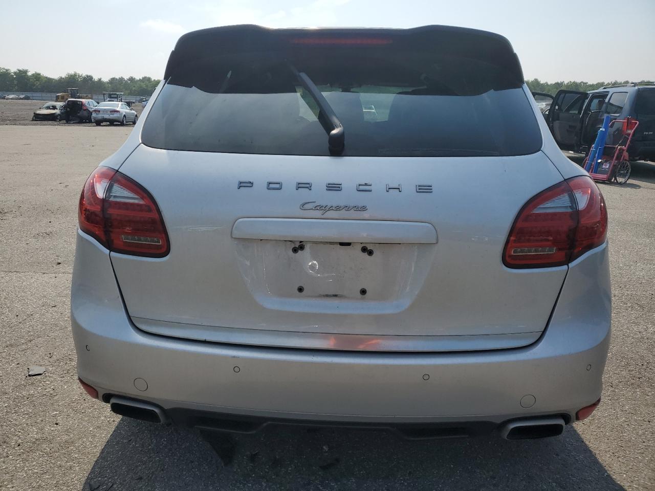 WP1AA2A29BLA05758 2011 Porsche Cayenne