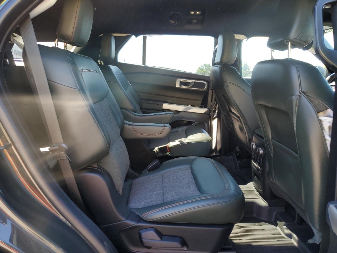 1FMSK8JH7NGA86424 2022 Ford Explorer Timberline