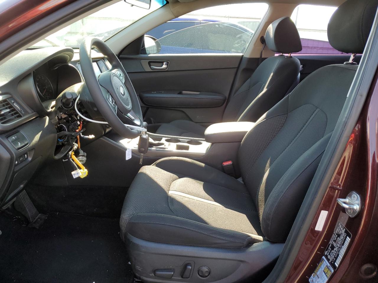 5XXGT4L32JG263383 2018 Kia Optima Lx