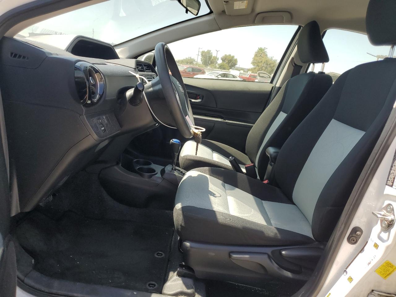 JTDKDTB35G1121603 2016 Toyota Prius C