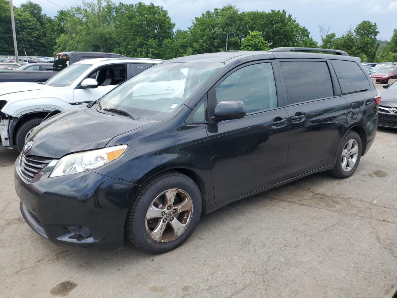 2016 Toyota Sienna Le vin: 5TDKK3DC6GS750714