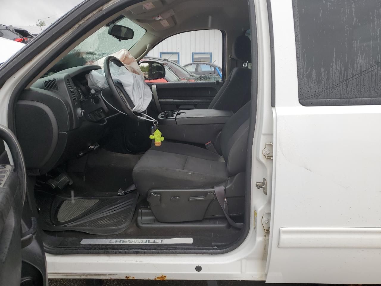 3GCPKSE33BG240178 2011 Chevrolet Silverado K1500 Lt