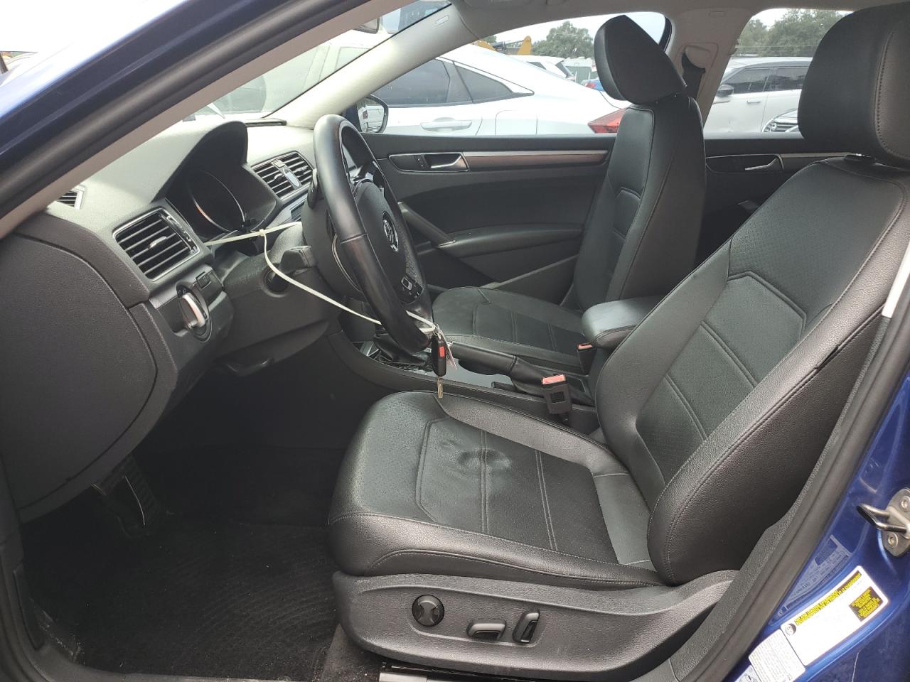 1VWDT7A39HC075118 2017 Volkswagen Passat R-Line