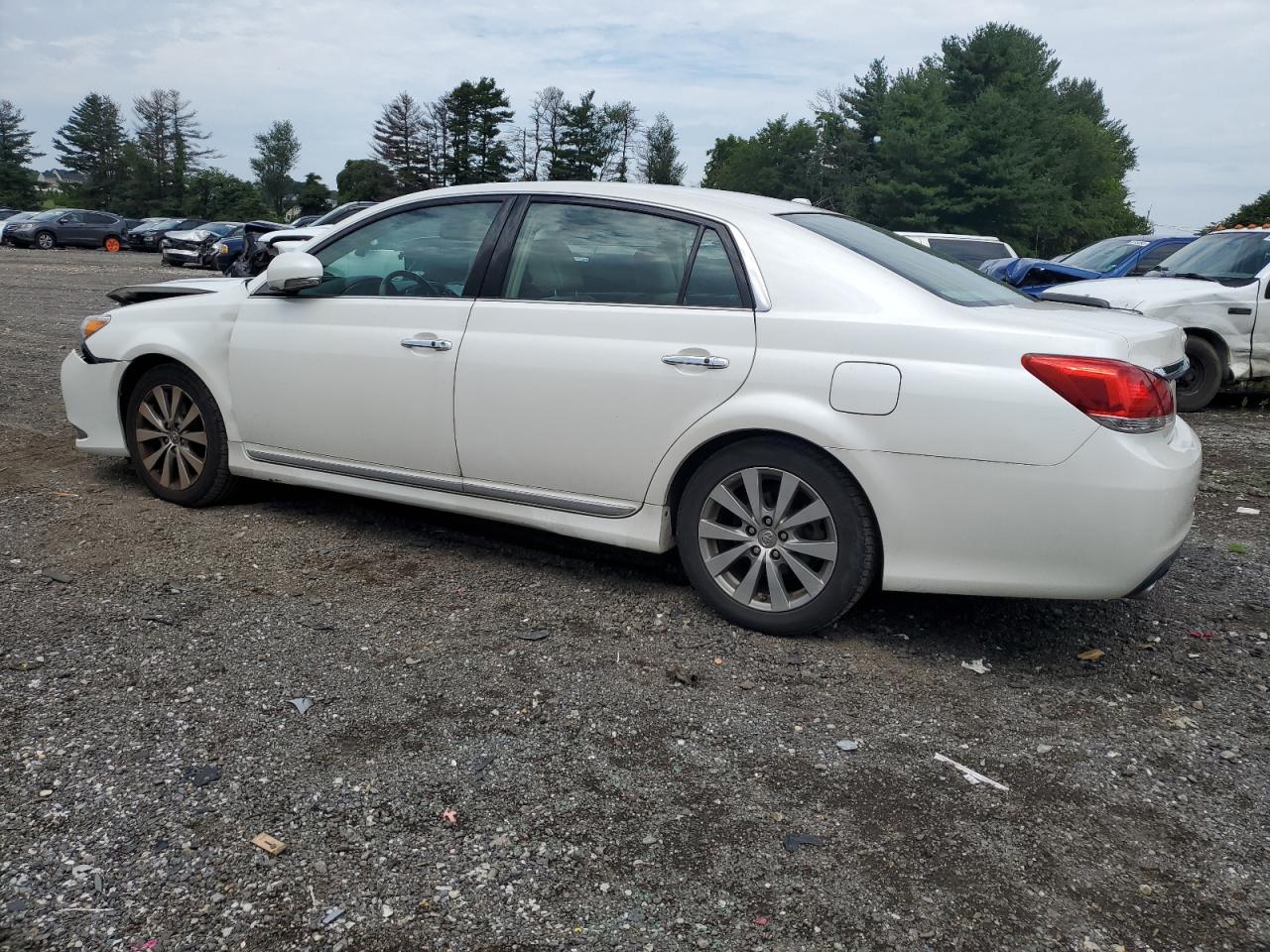 Lot #2821480288 2011 TOYOTA AVALON BAS