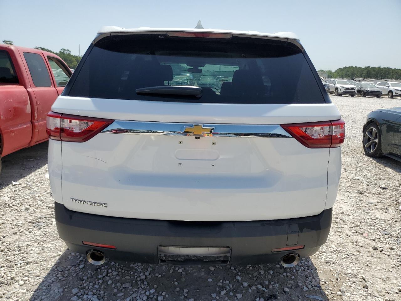 2018 Chevrolet Traverse Ls vin: 1GNERFKWXJJ148546