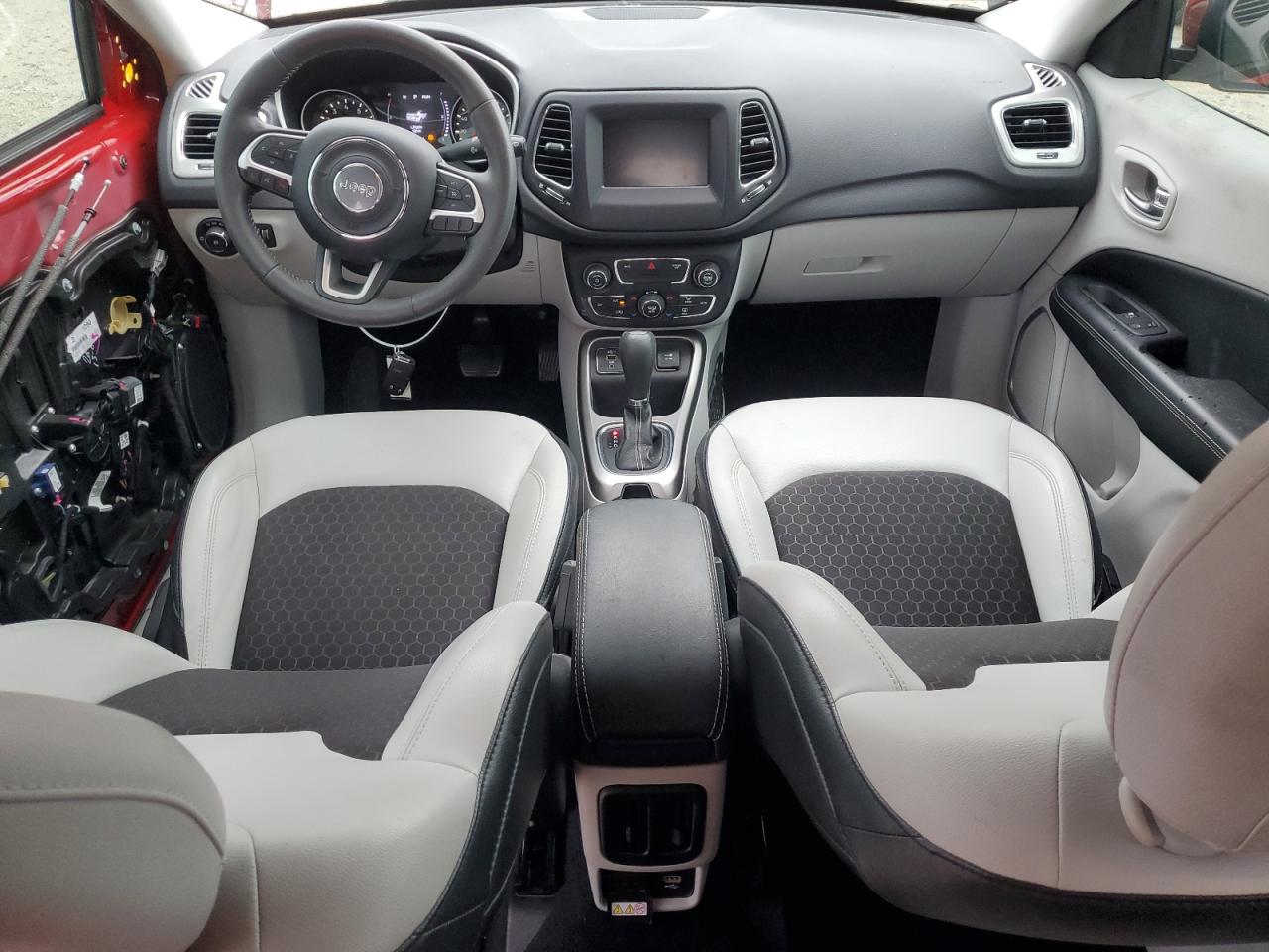 3C4NJCBBXKT832373 2019 Jeep Compass Latitude