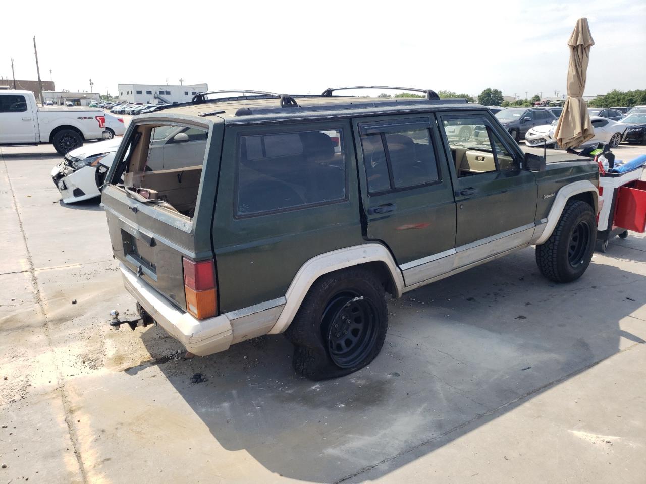 Lot #2960061213 1995 JEEP CHEROKEE C