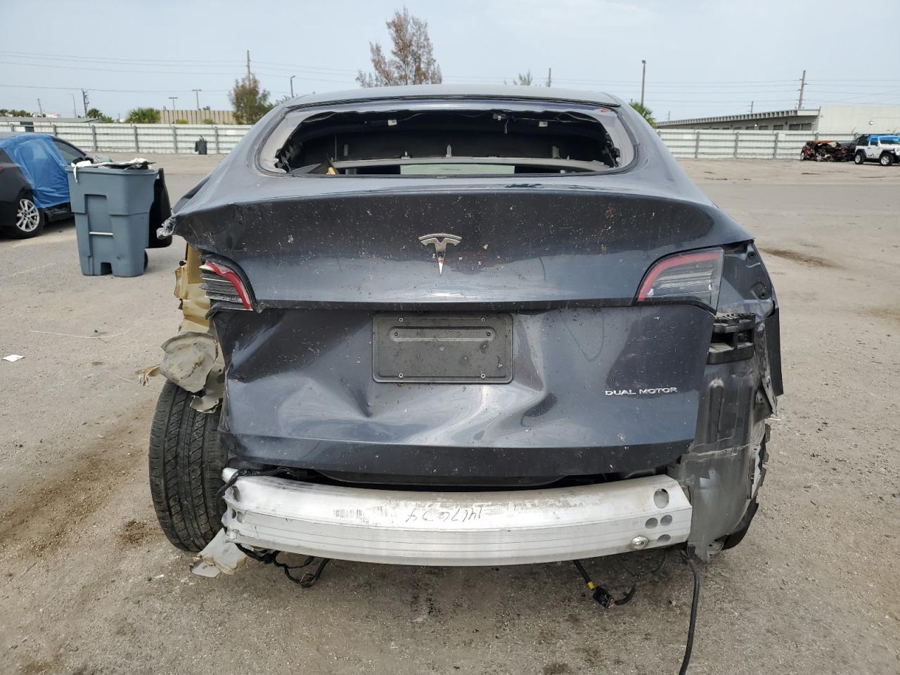 5YJYGDEE3MF063319 2021 Tesla Model Y