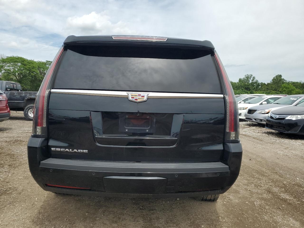 1GYS4DKJ2HR283013 2017 Cadillac Escalade Platinum