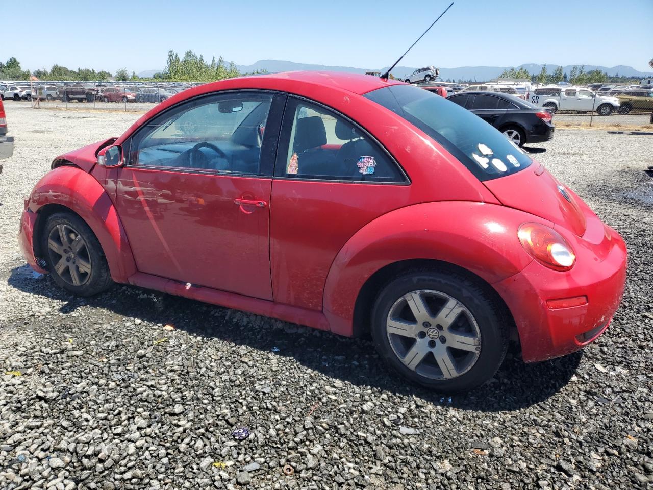 Lot #2907013137 2006 VOLKSWAGEN NEW BEETLE