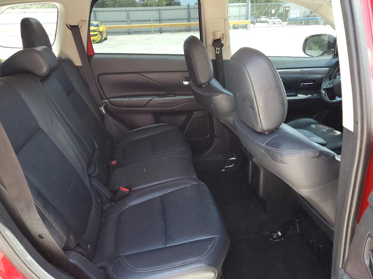 JA4AD3A38LZ020929 2020 Mitsubishi Outlander Se