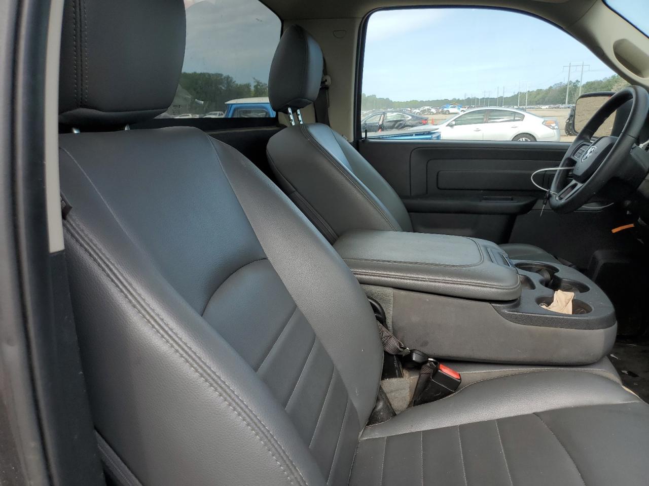 3C6JR6AGXKG504098 2019 Ram 1500 Classic Tradesman