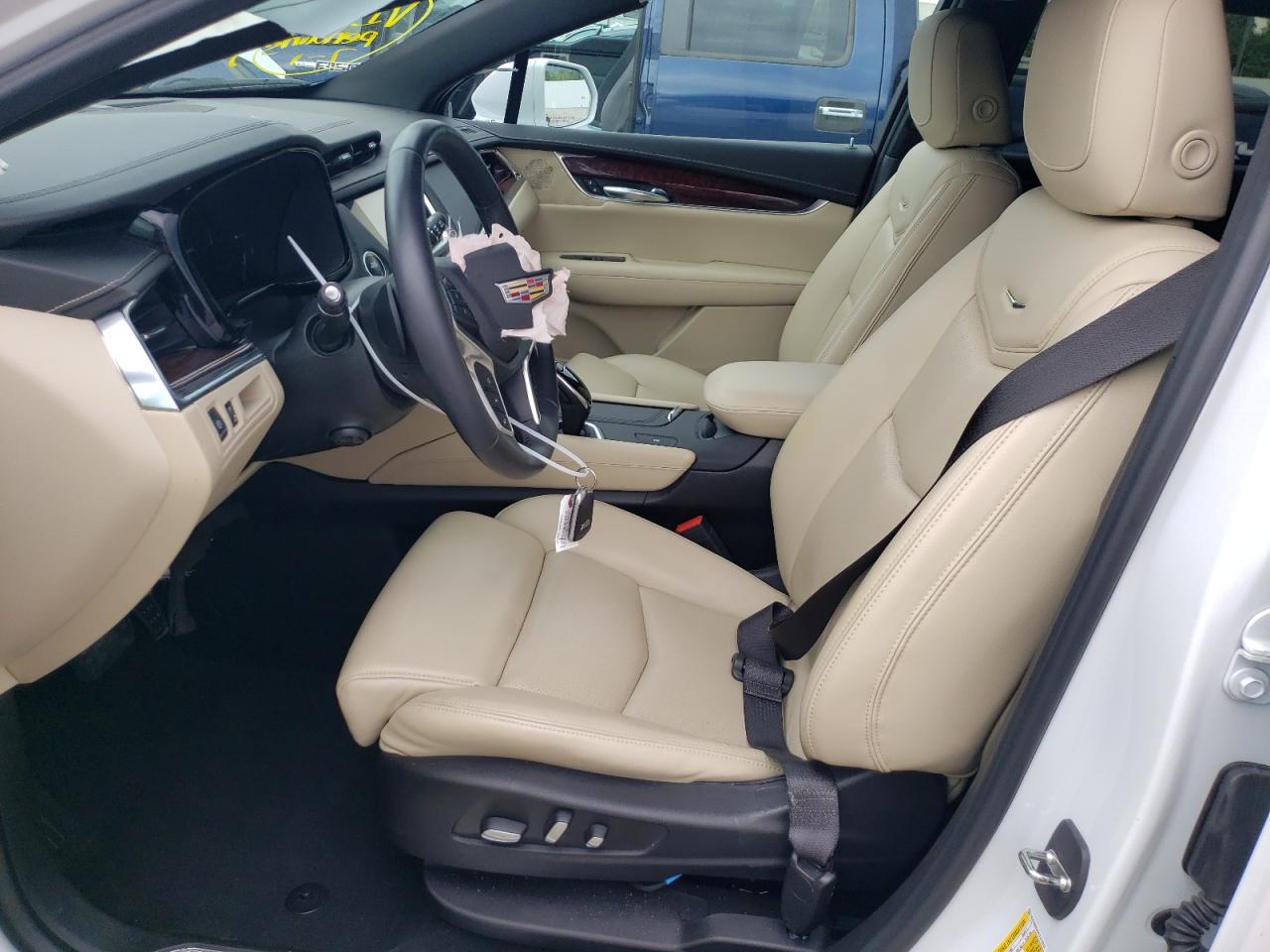 1GYKNBRS2HZ123312 2017 Cadillac Xt5 Luxury