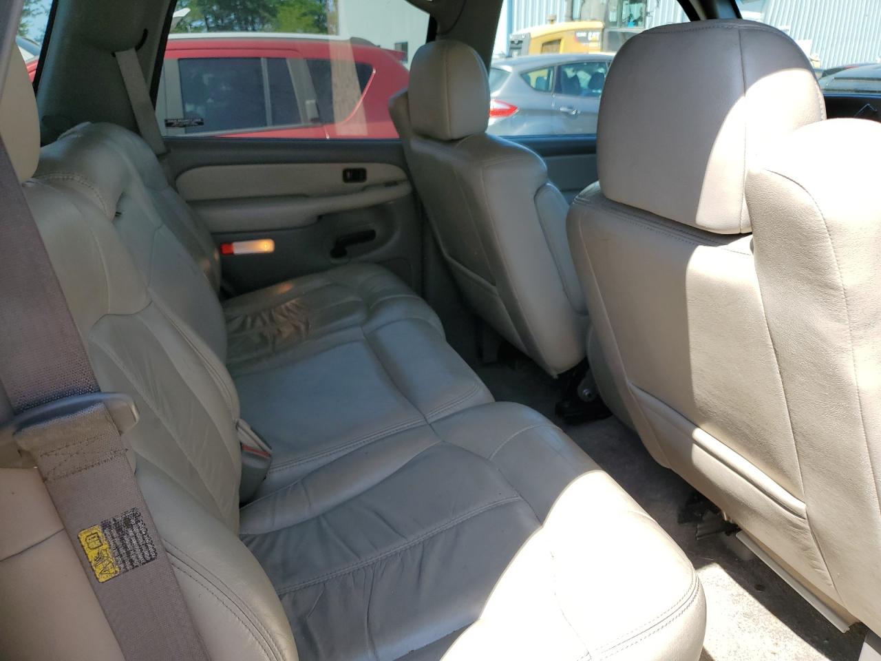 1GNEK13T21J126875 2001 Chevrolet Tahoe K1500