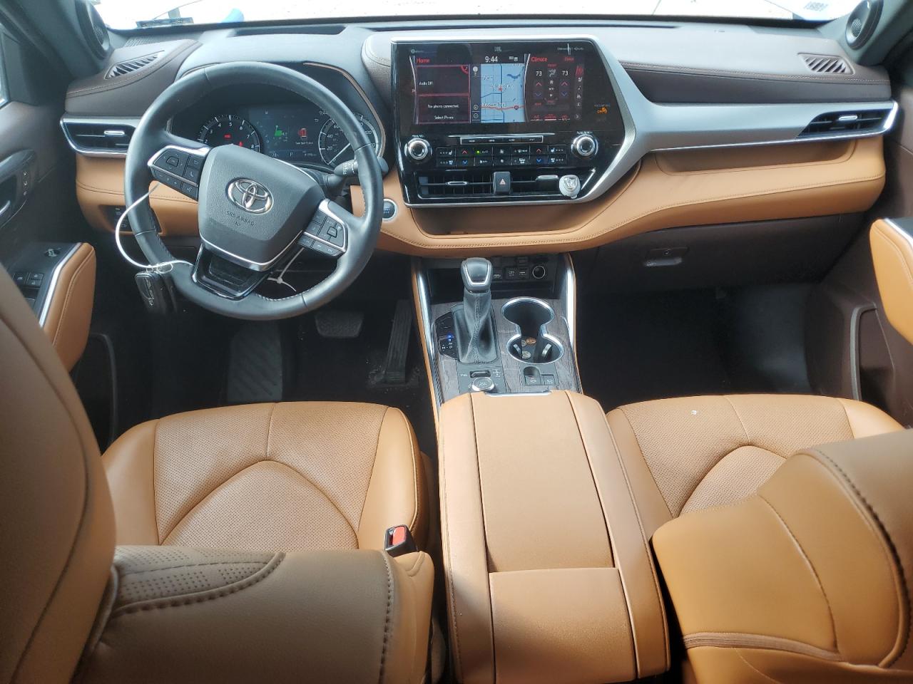 5TDFZRBH0MS075601 2021 Toyota Highlander Platinum