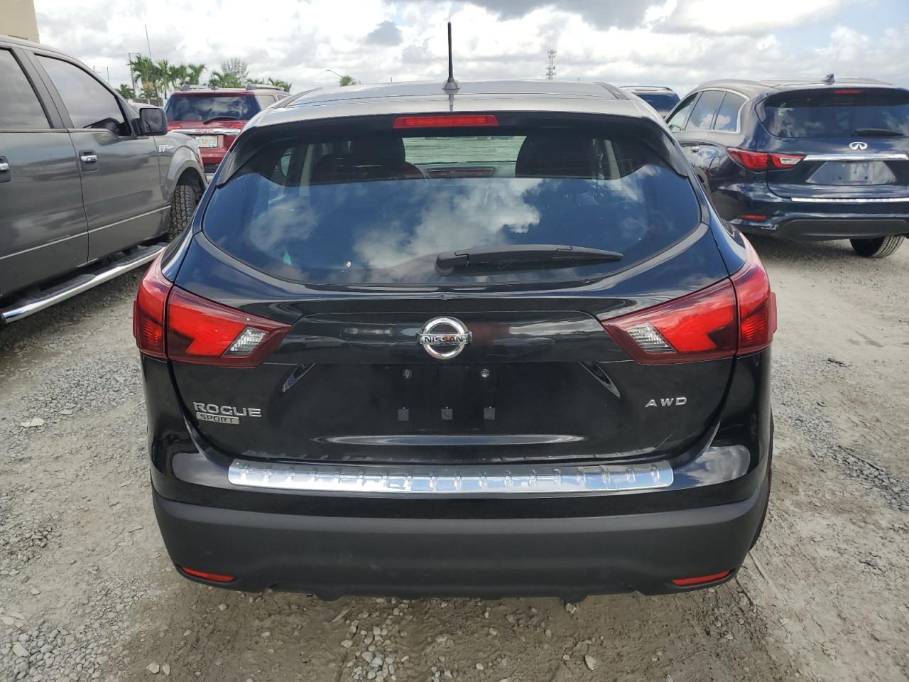 2017 Nissan Rogue Sport S vin: JN1BJ1CR9HW129016