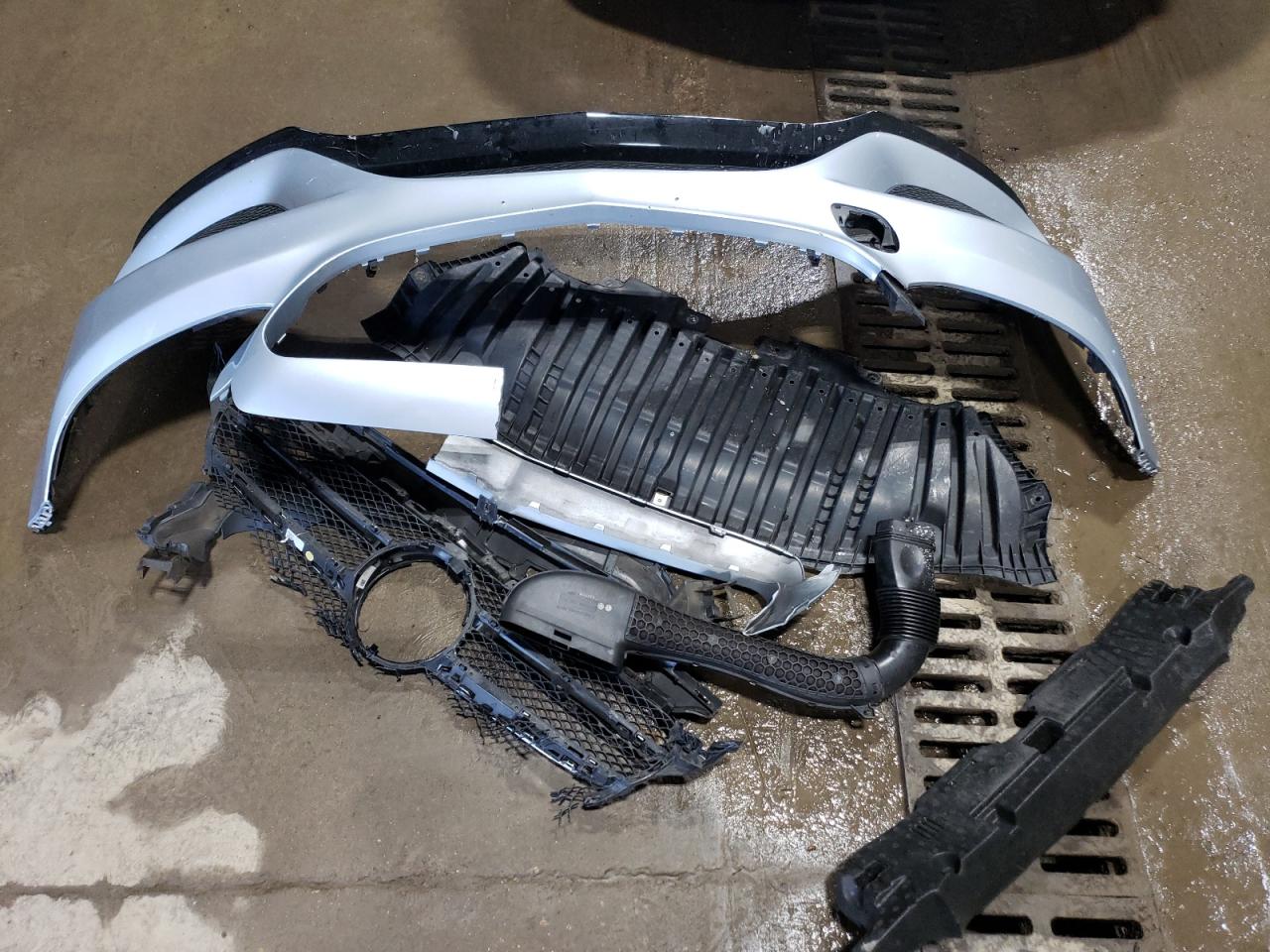 55SWF4KB6GU148114 2016 Mercedes-Benz C 300 4Matic