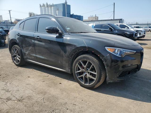 VIN ZASFAKPN8J7B87377 2018 Alfa Romeo Stelvio, Sport no.4