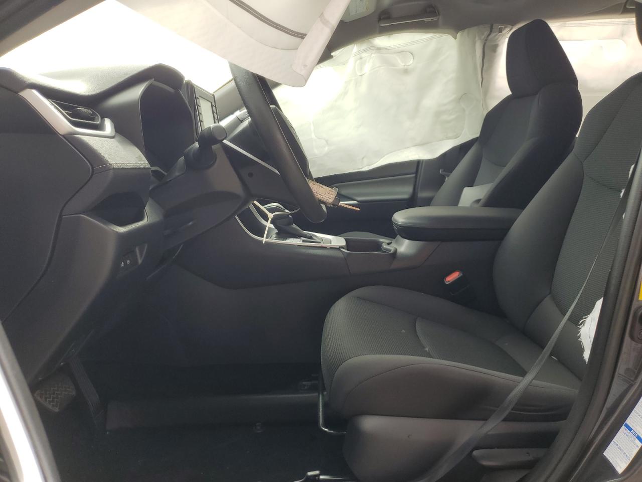 2T3F1RFV4LW111732 2020 Toyota Rav4 Le