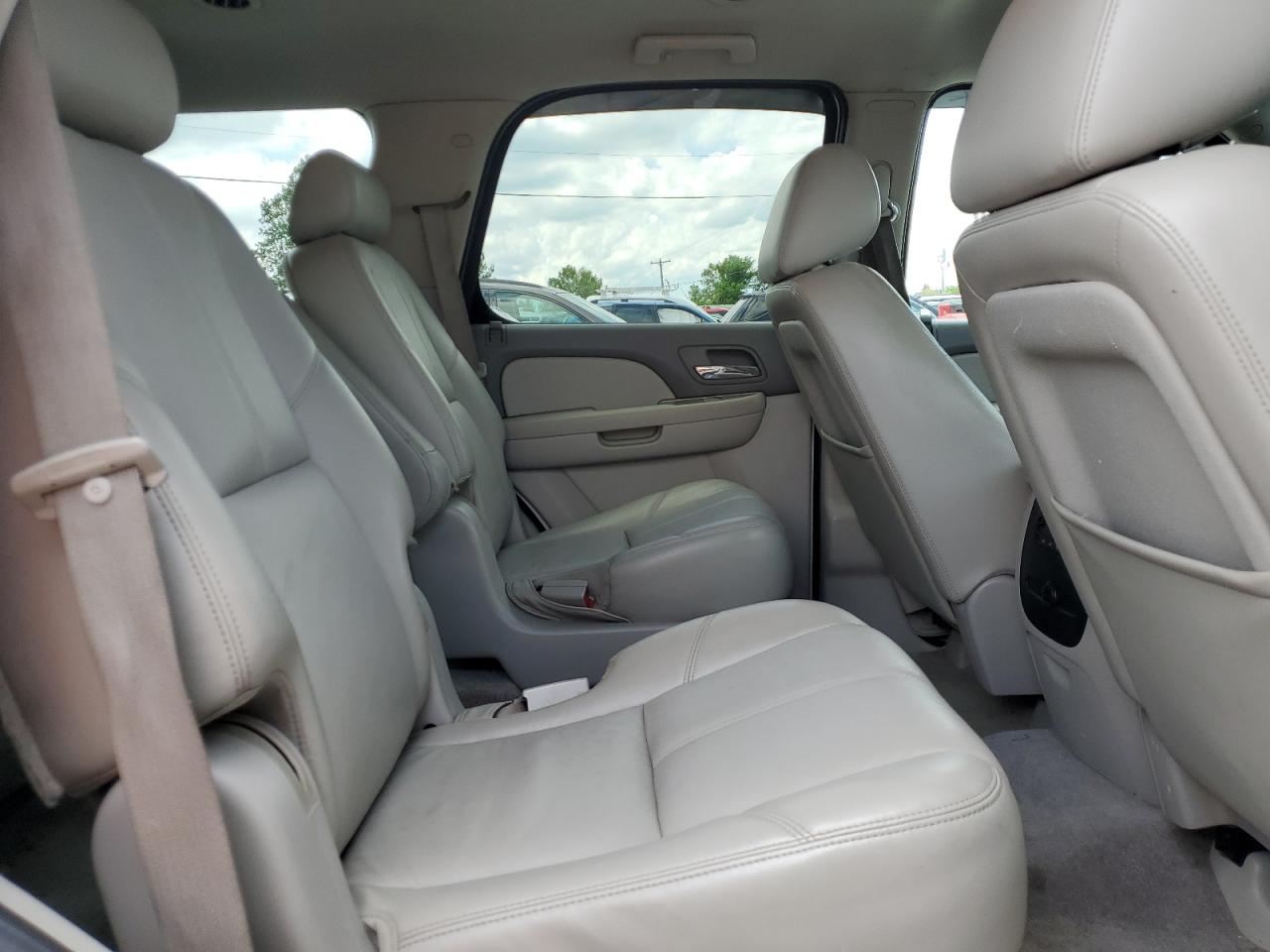 1GNUKBE06AR237256 2010 Chevrolet Tahoe K1500 Lt