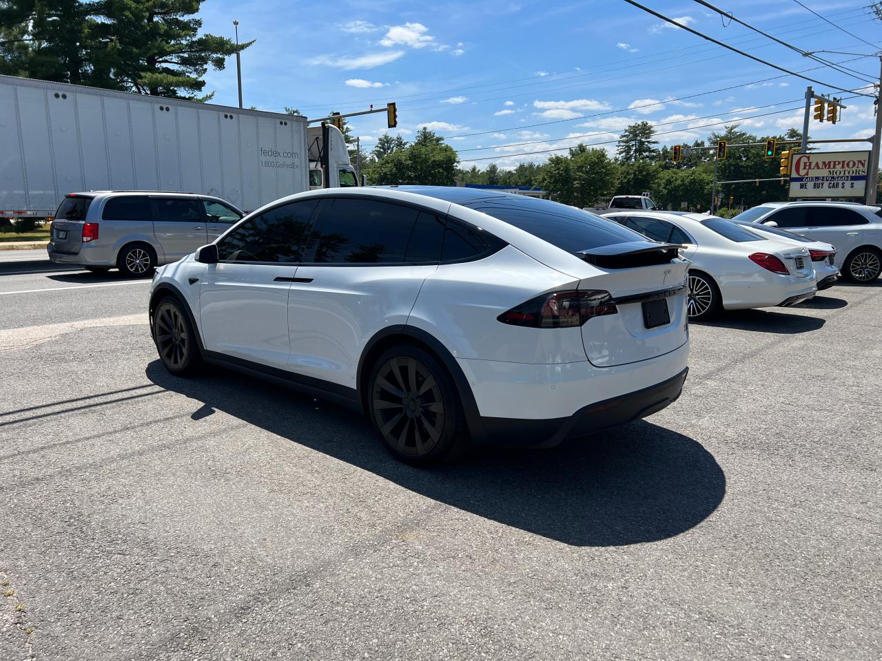 2022 Tesla Model X vin: 7SAXCBE62NF362440