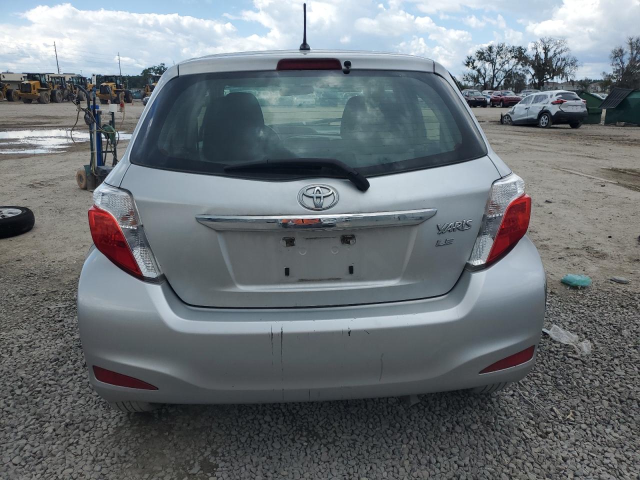 JTDKTUD31CD521916 2012 Toyota Yaris