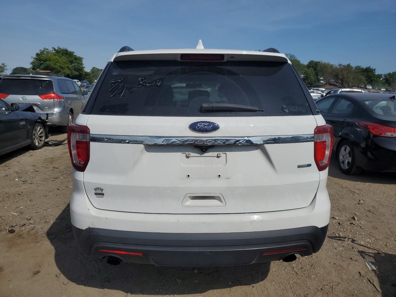 2016 Ford Explorer vin: 1FM5K8BH5GGB92627