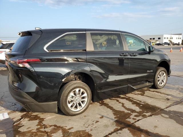 2024 TOYOTA SIENNA LE - 5TDKRKEC4RS196953