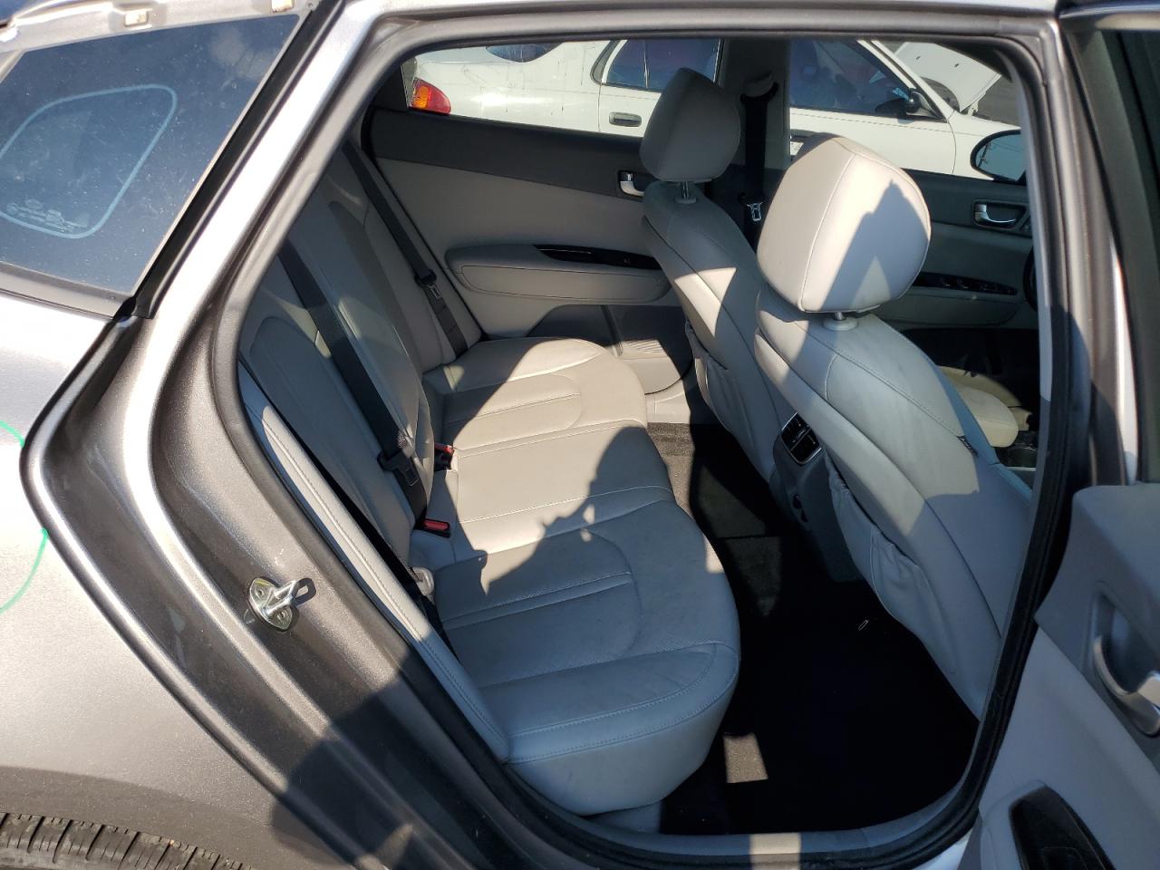 5XXGU4L38JG237609 2018 Kia Optima Ex