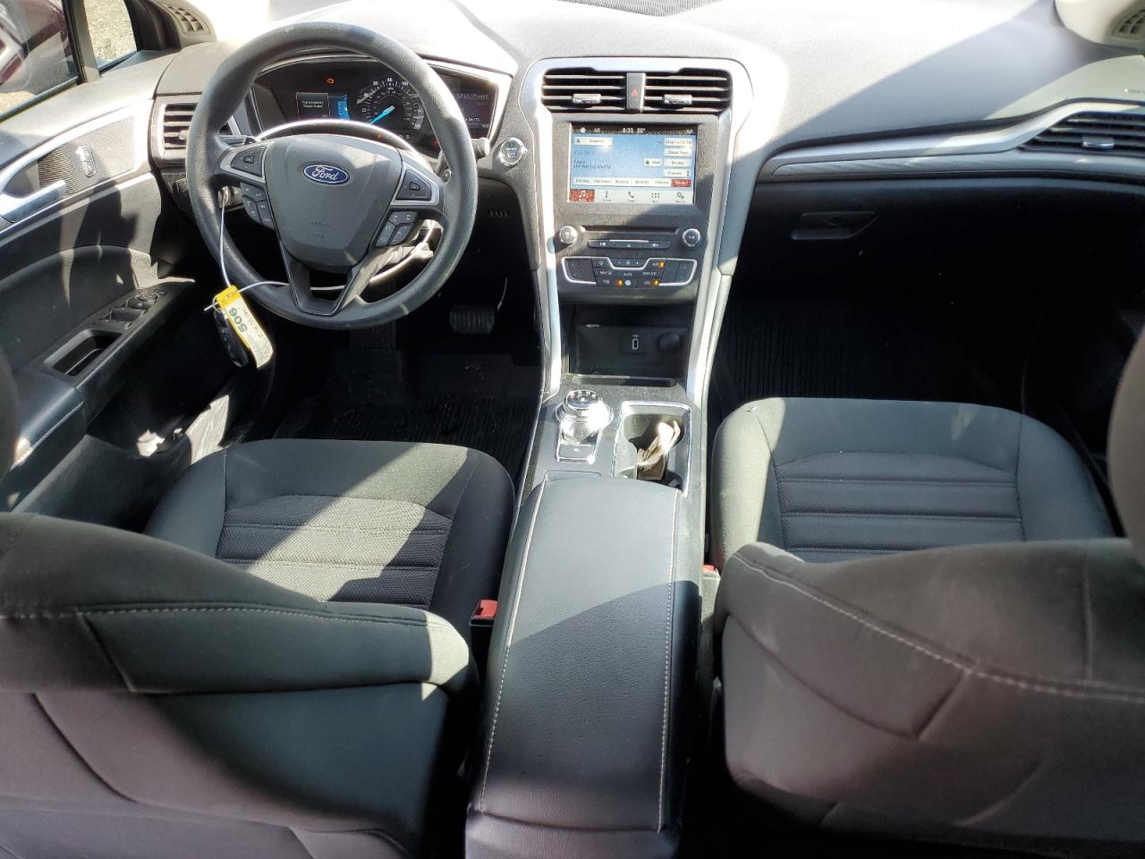 3FA6P0HD0JR211834 2018 Ford Fusion Se