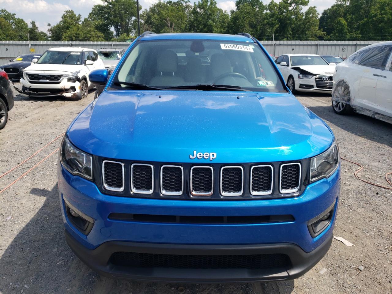 3C4NJCBBXJT503168 2018 Jeep Compass Latitude