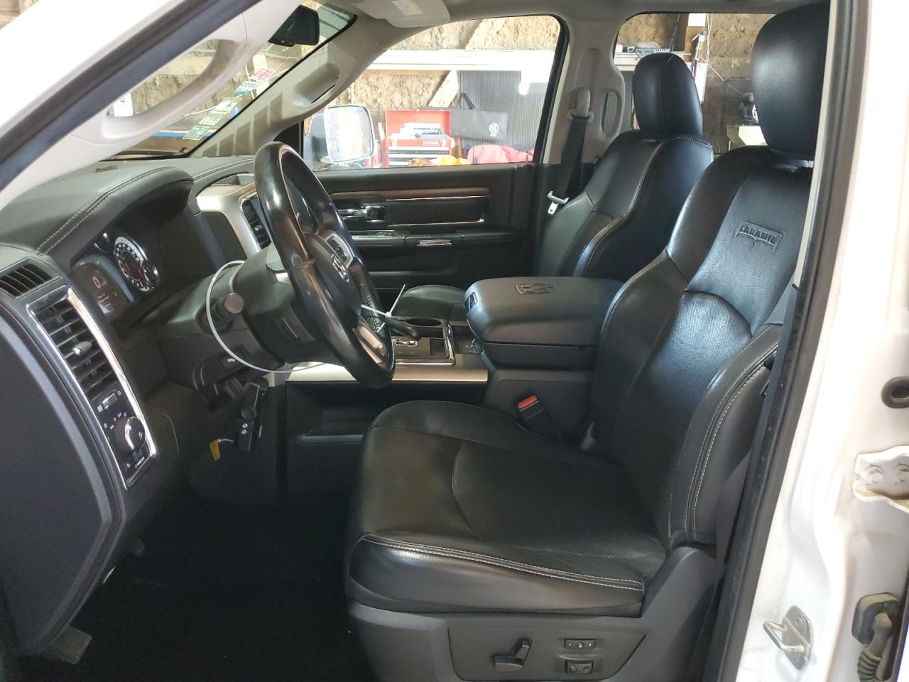 1C6RR7NT8DS654402 2013 Ram 1500 Laramie