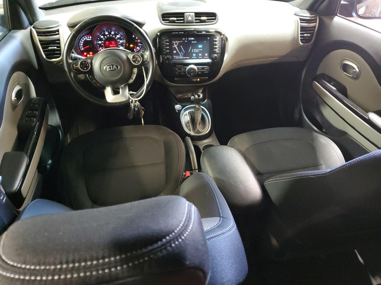 KNDJP3A54H7411318 2017 Kia Soul +