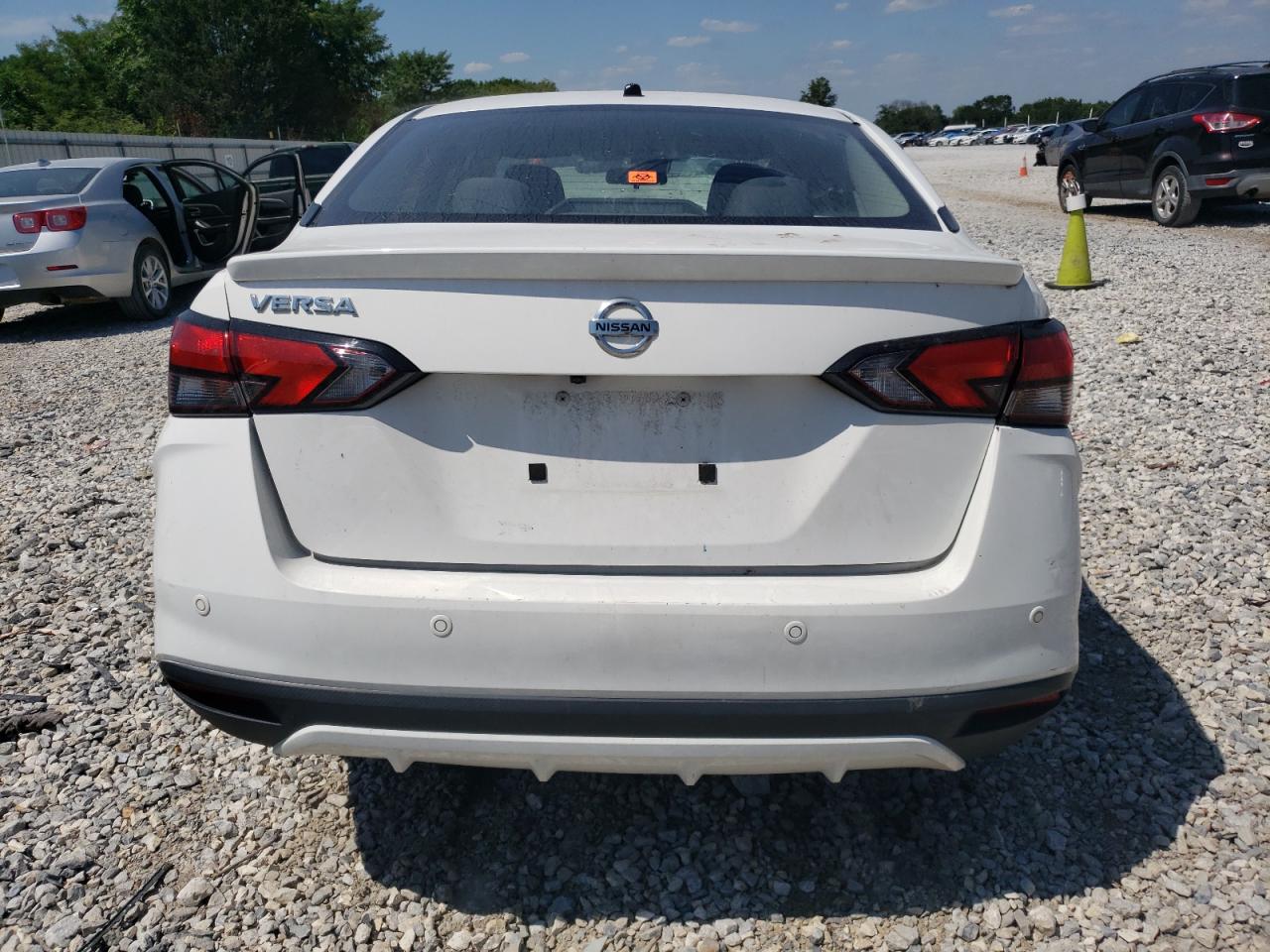 Lot #2972603989 2020 NISSAN VERSA S