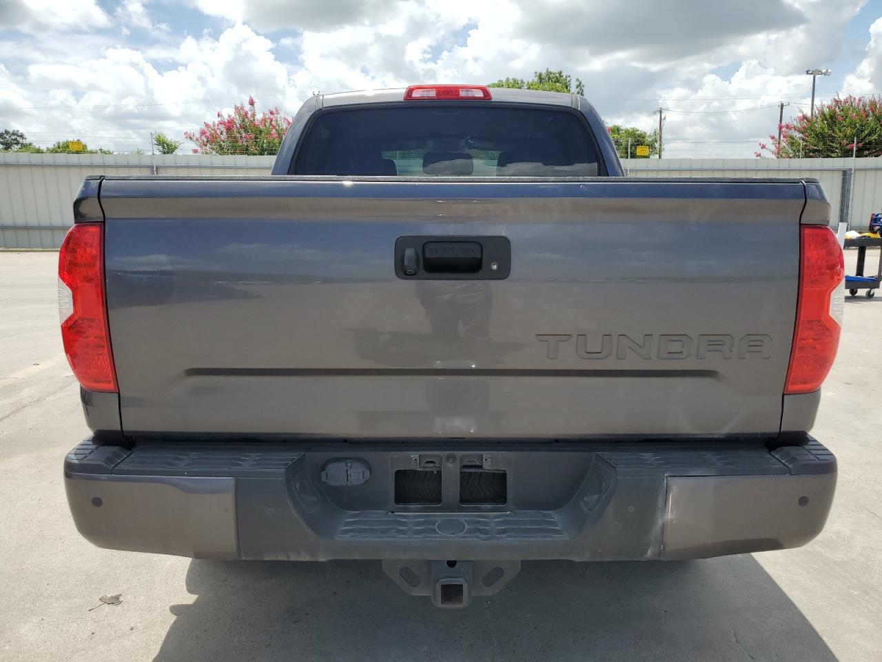 5TFFW5F10HX225253 2017 Toyota Tundra Crewmax Limited