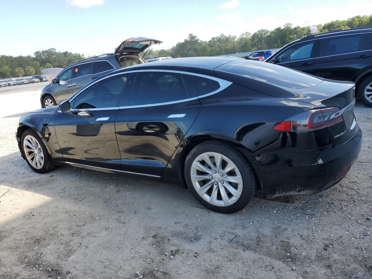 2018 Tesla Model S vin: 5YJSA1E21JF297112