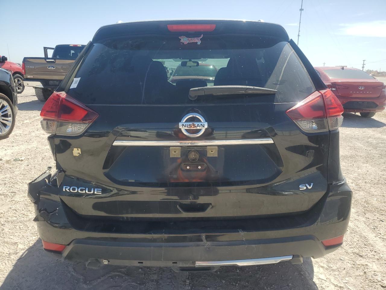 2017 Nissan Rogue S vin: KNMAT2MT5HP528521